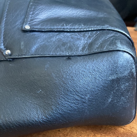 Authentic Coach Handbag. - Picture 10 of 11